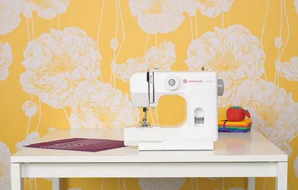 What are the Key Features of the Singer M1000 sewing machine